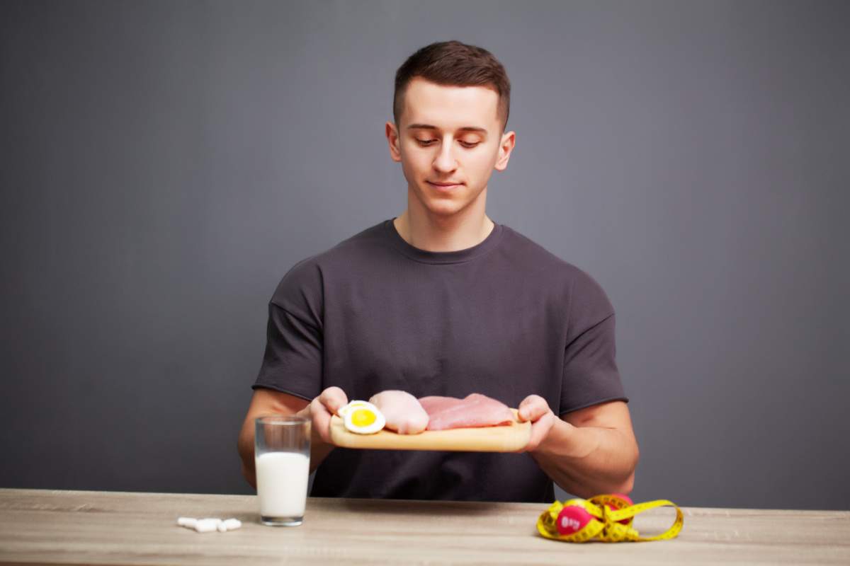 Can lack of protein cause weight gain?